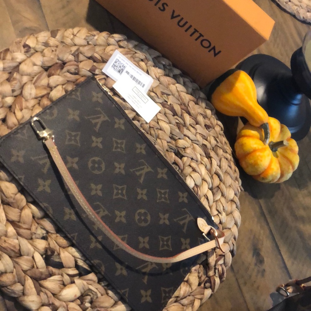Authentic Louis Vuitton wristlet